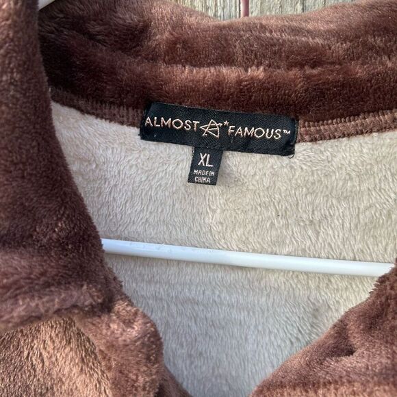 Almost Famous button up fluffy soft long sleeve size xl - Picture 4 of 10
